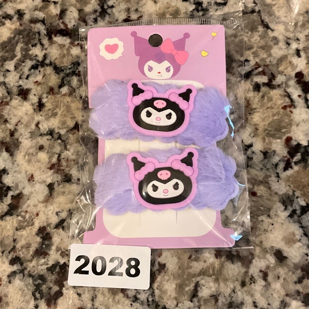 2028Sanrio Set of 2 Fuzzy Hair‎ Clips